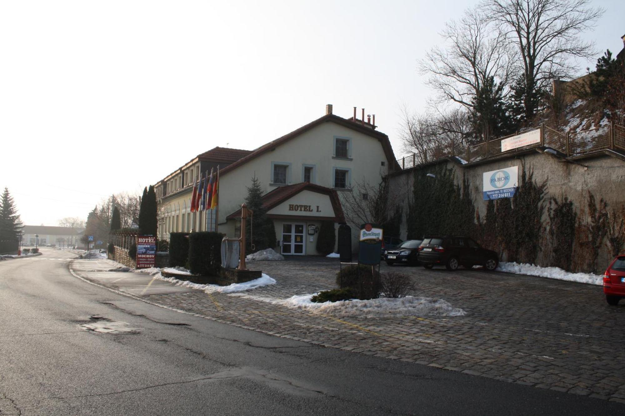 Hotel Boucek Mochov Eksteriør billede